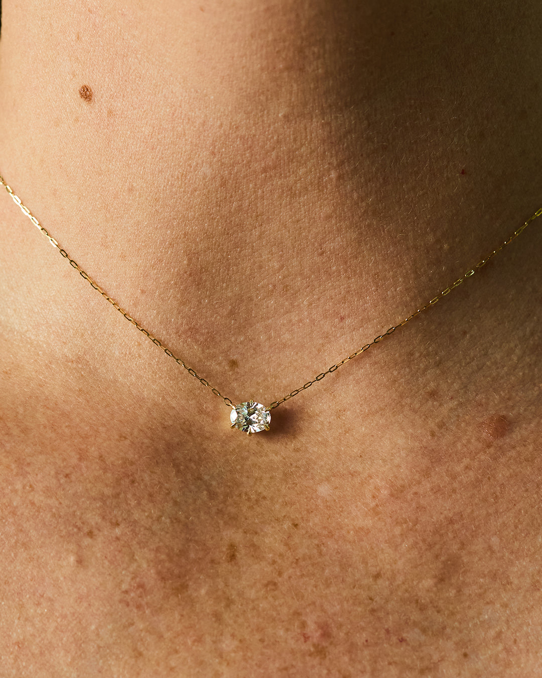 Oval Diamond Pendant/Halsband