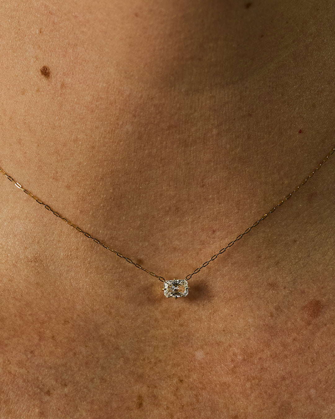 Radiant Diamond Pendant/Halsband